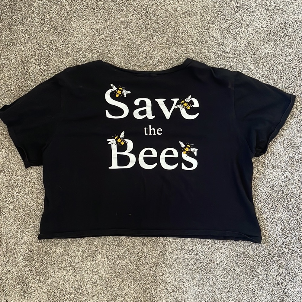 “Save the bees” cropped T-shirt